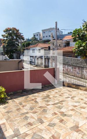 Casa à venda com 200m², 3 quartos e 2 vagas Casa à venda com 200m², 3 quartos e 2 vagasVaranda da Suíte
