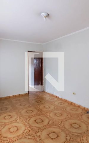Casa à venda com 209m², 4 quartos e 2 vagas Casa à venda com 209m², 4 quartos e 2 vagasSala