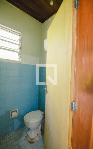 Casa à venda com 99m², 2 quartos e 2 vagasBanheiro