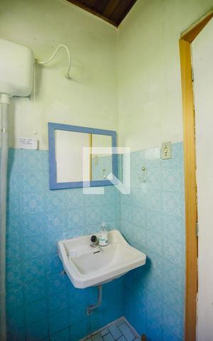 Casa à venda com 99m², 2 quartos e 2 vagasBanheiro