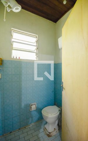 Casa à venda com 99m², 2 quartos e 2 vagasBanheiro