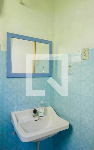 Casa à venda com 99m², 2 quartos e 2 vagasBanheiro