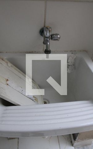 Apartamento à venda com 58m², 2 quartos e 1 vagaDetalhe banheiro de serviço - Tanque 