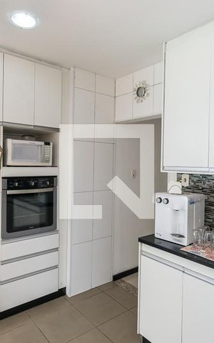Casa à venda com 100m², 3 quartos e 2 vagas Casa à venda com 100m², 3 quartos e 2 vagasCozinha