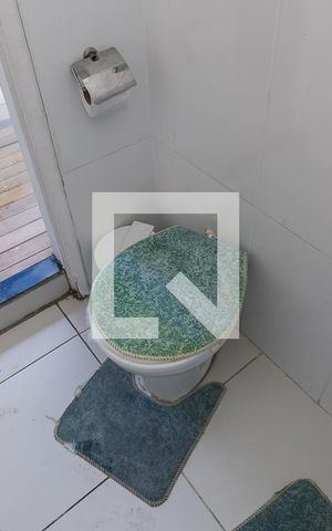 Casa à venda com 100m², 3 quartos e 2 vagas Casa à venda com 100m², 3 quartos e 2 vagasLavabo da Piscina