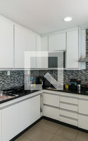Casa à venda com 100m², 3 quartos e 2 vagas Casa à venda com 100m², 3 quartos e 2 vagasCozinha