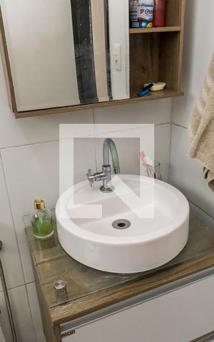 Casa à venda com 100m², 3 quartos e 2 vagas Casa à venda com 100m², 3 quartos e 2 vagasBanheiro 2