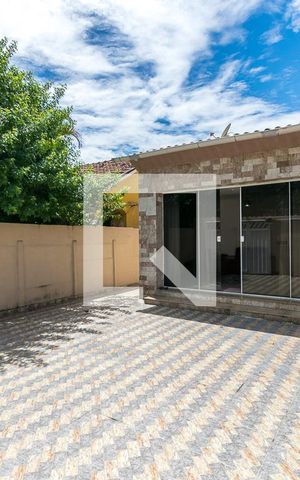 Casa à venda com 100m², 3 quartos e 2 vagas Casa à venda com 100m², 3 quartos e 2 vagasGaragem