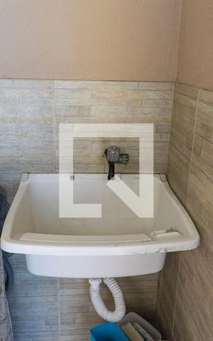 Casa à venda com 100m², 3 quartos e 2 vagas Casa à venda com 100m², 3 quartos e 2 vagasÁrea de Serviço