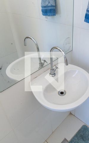 Casa à venda com 100m², 3 quartos e 2 vagas Casa à venda com 100m², 3 quartos e 2 vagasLavabo da Piscina