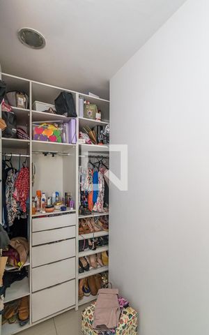 Casa à venda com 100m², 3 quartos e 2 vagas Casa à venda com 100m², 3 quartos e 2 vagasQuarto