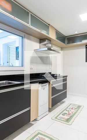 Casa de condomínio à venda com 316m², 4 quartos e 3 vagasCozinha