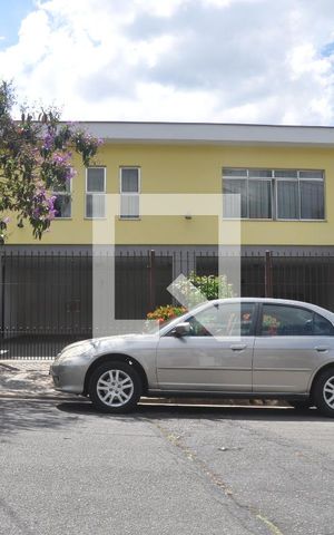 Casa à venda com 280m², 4 quartos e 6 vagasFachada