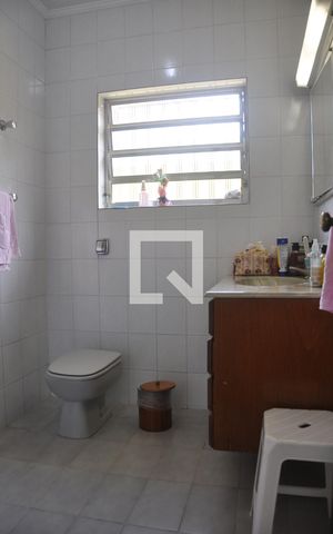 Casa à venda com 280m², 4 quartos e 6 vagasBanheiro