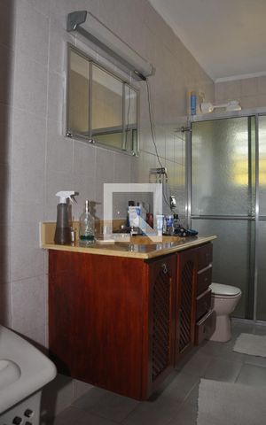 Casa à venda com 280m², 4 quartos e 6 vagasBanheiro