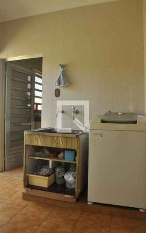 Casa à venda com 280m², 4 quartos e 6 vagasCozinha