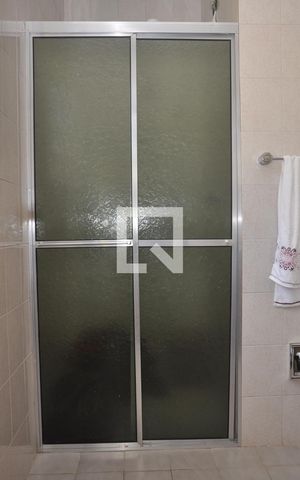 Casa à venda com 280m², 4 quartos e 6 vagasBanheiro