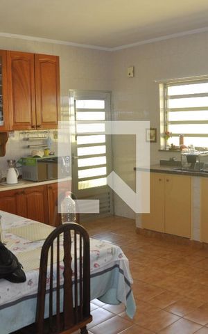Casa à venda com 280m², 4 quartos e 6 vagasCozinha