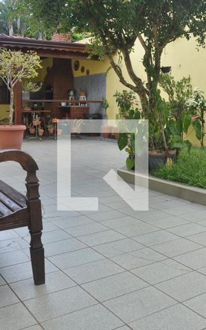 Casa à venda com 280m², 4 quartos e 6 vagasQuintal