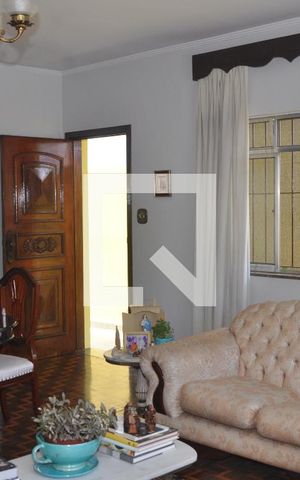 Casa à venda com 280m², 4 quartos e 6 vagasSala