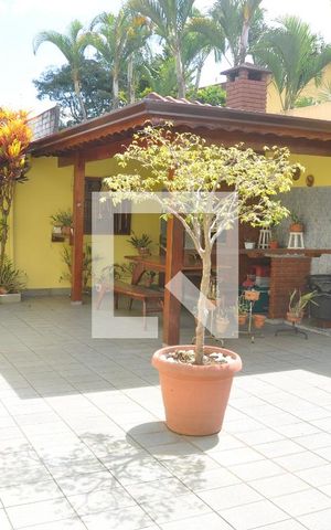 Casa à venda com 280m², 4 quartos e 6 vagasQuintal