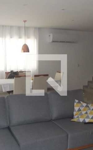 Casa à venda com 179m², 3 quartos e 2 vagasSala