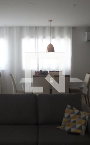Casa à venda com 179m², 3 quartos e 2 vagasSala