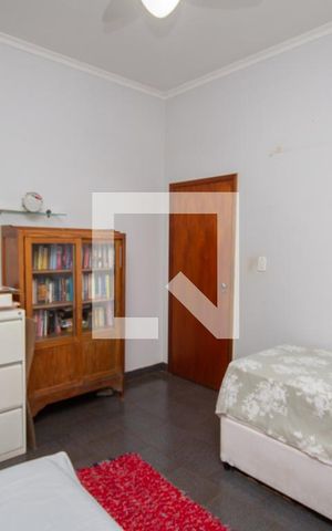 Casa para alugar com 250m², 4 quartos e 2 vagas Casa para alugar com 250m², 4 quartos e 2 vagasQuarto 1