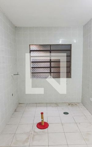 Casa para alugar com 170m², 2 quartos e 2 vagas Casa para alugar com 170m², 2 quartos e 2 vagasSala / Cozinha