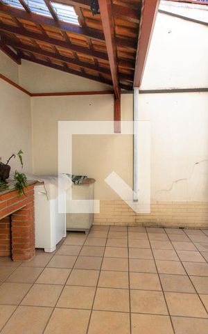 Casa à venda com 150m², 4 quartos e 2 vagas