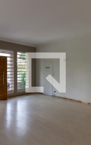Casa para alugar com 500m², 5 quartos e 1 vaga Casa para alugar com 500m², 5 quartos e 1 vagaSala