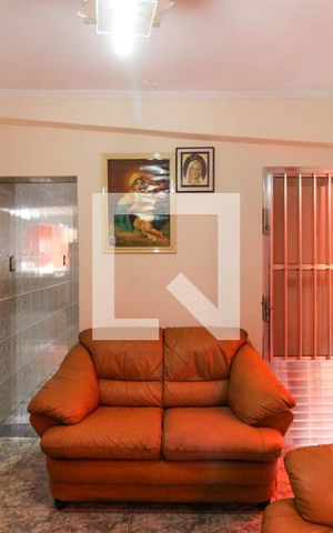 Casa à venda com 153m², 4 quartos e 2 vagas Casa à venda com 153m², 4 quartos e 2 vagasSala