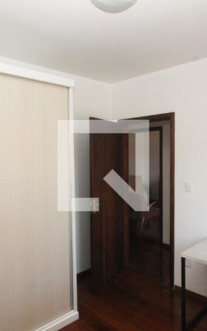 Casa à venda com 254m², 4 quartos e 6 vagas Casa à venda com 254m², 4 quartos e 6 vagasQuarto 2