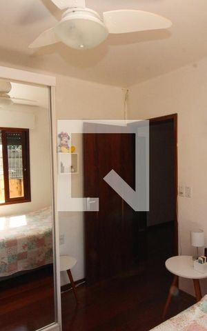 Casa à venda com 254m², 4 quartos e 6 vagas Casa à venda com 254m², 4 quartos e 6 vagasQuarto 1