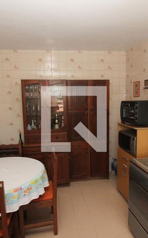 Casa à venda com 254m², 4 quartos e 6 vagas Casa à venda com 254m², 4 quartos e 6 vagasCozinha 2