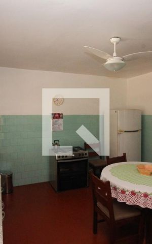 Casa à venda com 254m², 4 quartos e 6 vagas Casa à venda com 254m², 4 quartos e 6 vagasCozinha 1