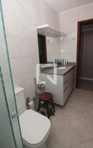 Casa à venda com 254m², 4 quartos e 6 vagas Casa à venda com 254m², 4 quartos e 6 vagasBanheiro 1