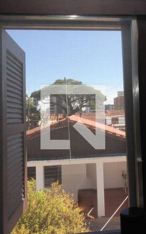 Casa à venda com 254m², 4 quartos e 6 vagas Casa à venda com 254m², 4 quartos e 6 vagasVista da sala 2