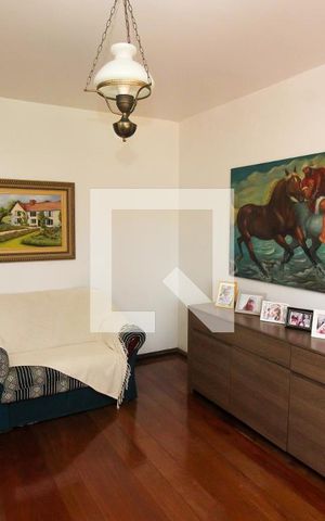 Casa à venda com 254m², 4 quartos e 6 vagas Casa à venda com 254m², 4 quartos e 6 vagasSala 1