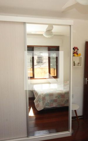 Casa à venda com 254m², 4 quartos e 6 vagas Casa à venda com 254m², 4 quartos e 6 vagasQuarto 1