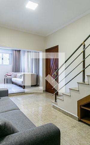 Casa à venda com 140m², 3 quartos e sem vaga Casa à venda com 140m², 3 quartos e sem vagaSala