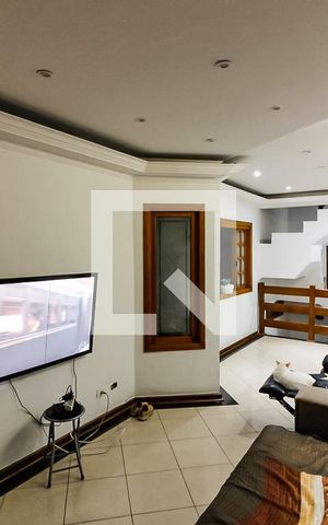Casa à venda com 245m², 4 quartos e 4 vagas Casa à venda com 245m², 4 quartos e 4 vagasSala