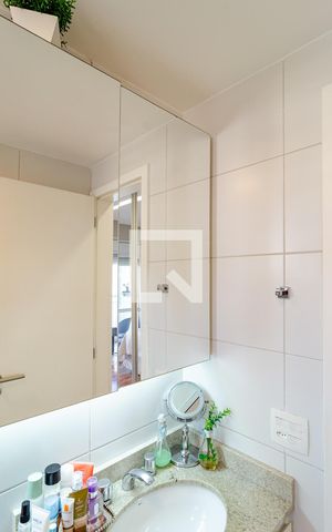Apartamento à venda com 115m², 3 quartos e 2 vagas Apartamento à venda com 115m², 3 quartos e 2 vagasBanheiro da Suíte