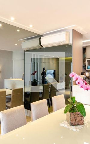 Apartamento à venda com 115m², 3 quartos e 2 vagas Apartamento à venda com 115m², 3 quartos e 2 vagasSala