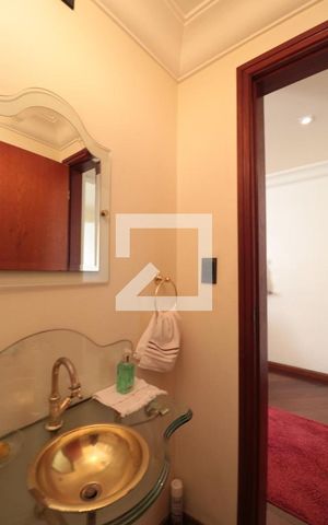 Casa à venda com 255m², 5 quartos e 2 vagasLavabo
