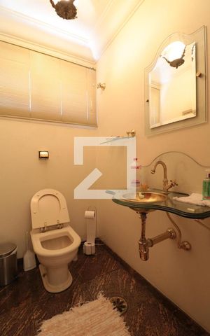Casa à venda com 255m², 5 quartos e 2 vagasLavabo