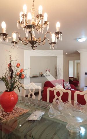 Casa à venda com 255m², 5 quartos e 2 vagasSala