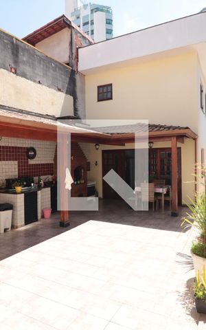 Casa à venda com 255m², 5 quartos e 2 vagasQuintal