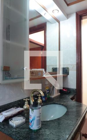 Casa à venda com 255m², 5 quartos e 2 vagasBanheiro