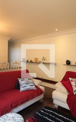 Casa à venda com 255m², 5 quartos e 2 vagasSala